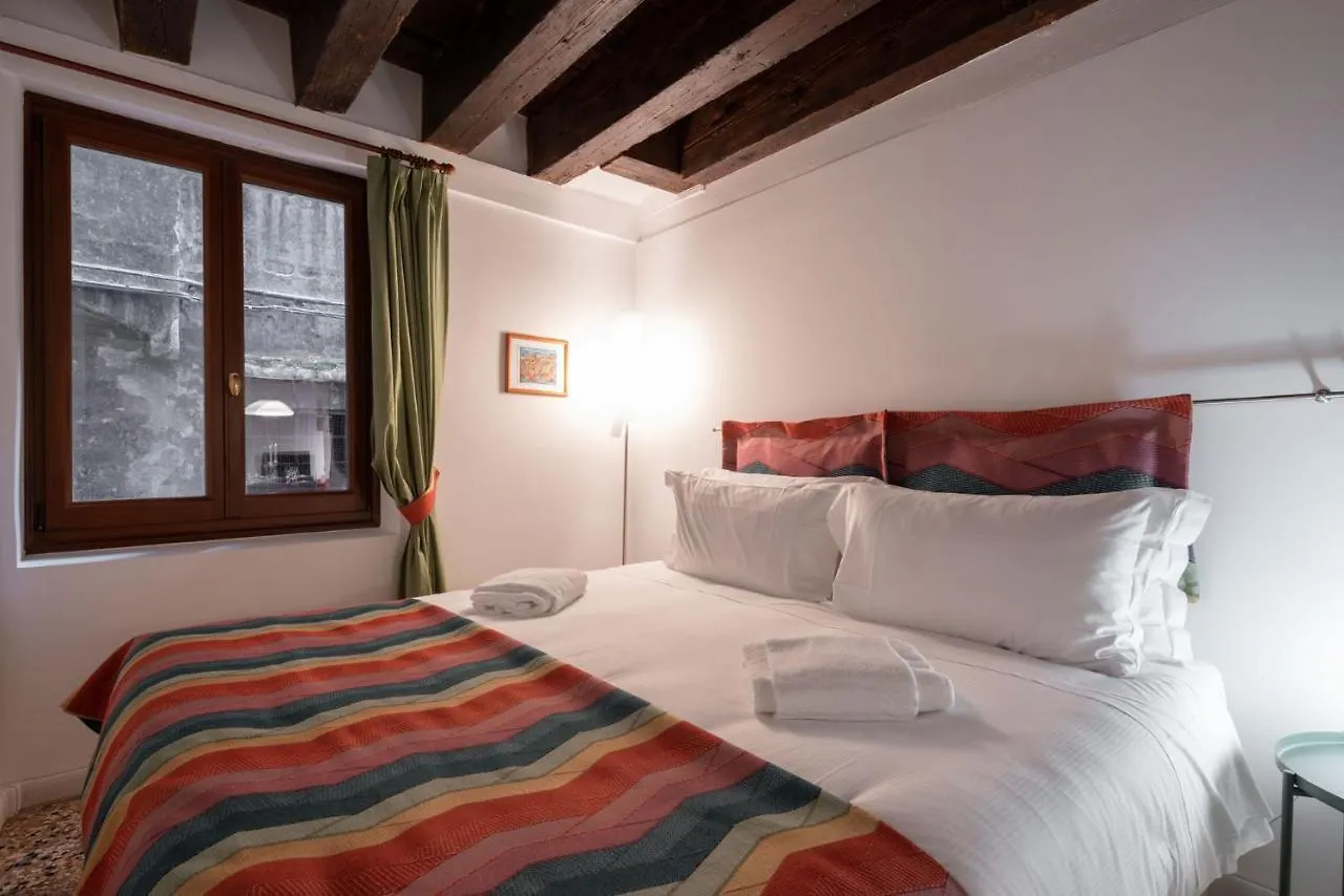 Rialto Bridge - Apartment Calle Raspi Venice Italy